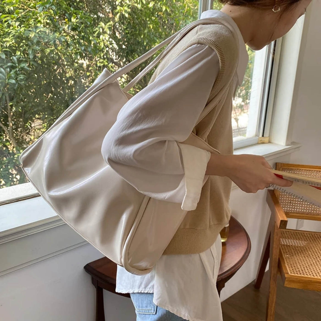 Silvia’s Minimal Carry | Tote Bag