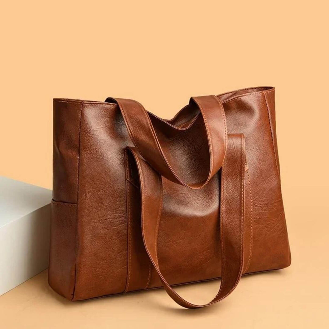 Livia’s Minimal Carry | Tote Bag