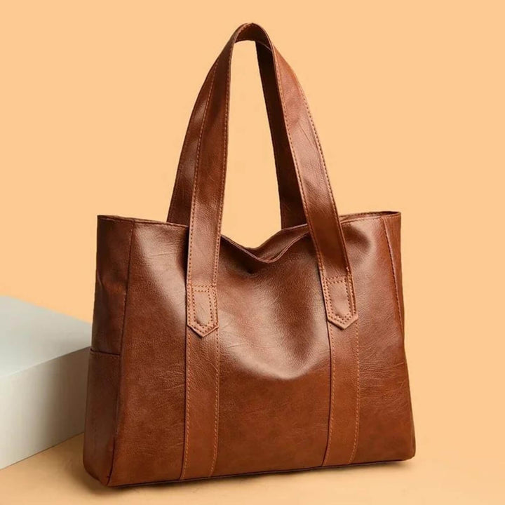 Livia’s Minimal Carry | Tote Bag